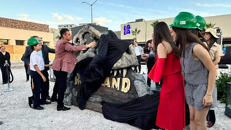 Rex Land Laguna | Colocan primera piedra